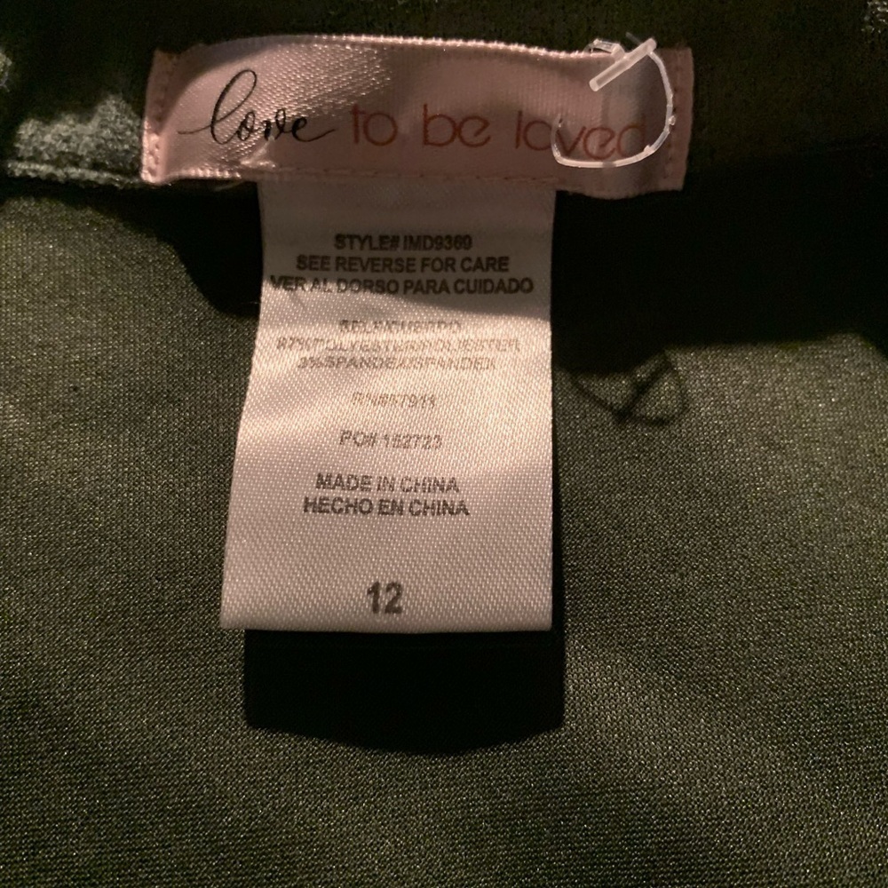 Loved to be Loved Woman’s Crop Jacket Size 12 Ling sleeves and Zipper - Picture 4 of 7